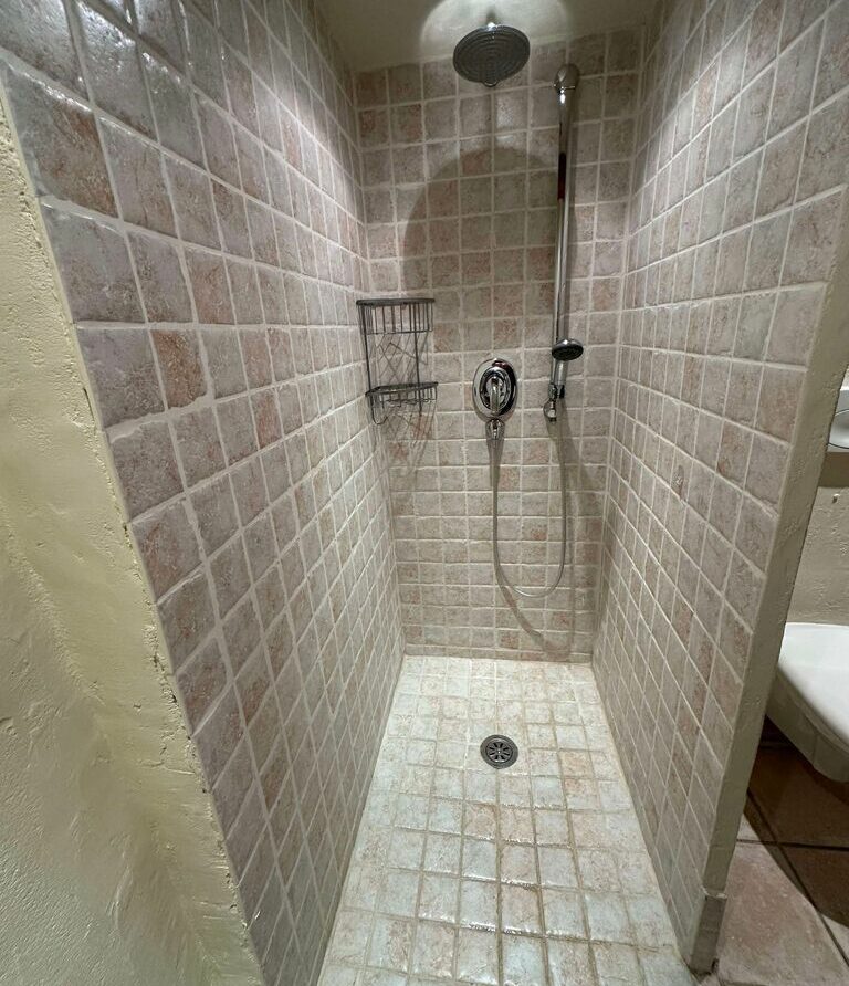Douche d'été - Rez-de-chaussée