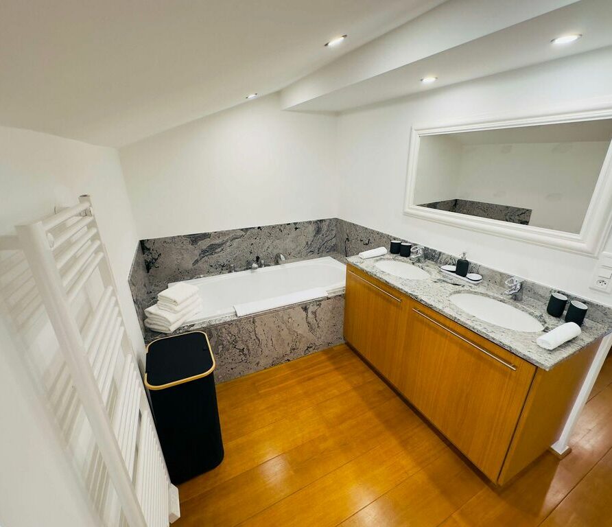 Salle de bain de la suite parentale